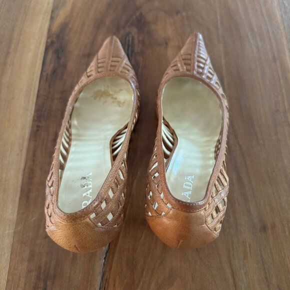Tan Prada pumps sz 37.5 - Picture 7 of 8